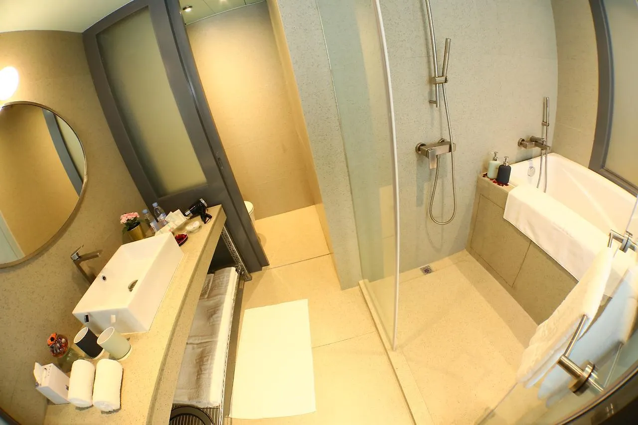 Ind Hotel Hong Kong 4*,