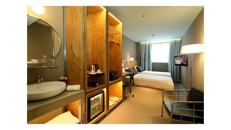 ****  Ind Hotel Hong Kong China