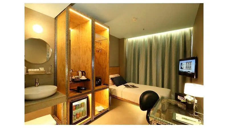 Ind Hotel Hong Kong 4*,